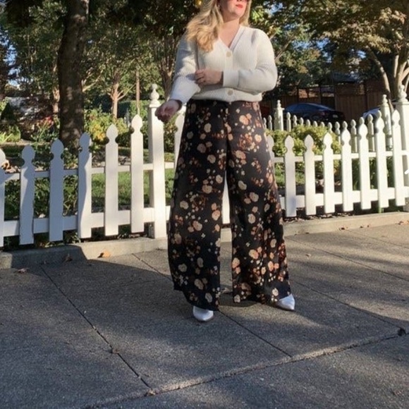 Jill Jill Stuart Anouk Black Floral Print Pant - Picture 1 of 7